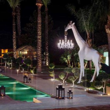Giraffe in Love Outdoor (h 4 m) 19001WH QEEBOO