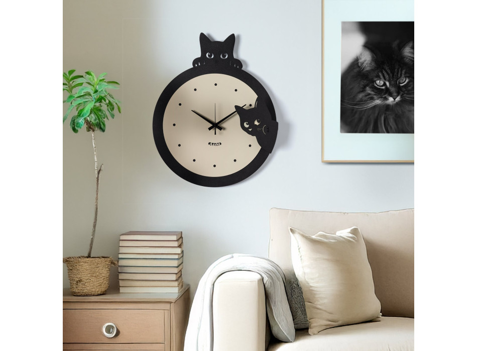 SILVESTRO Wanduhr im Arts-and-Crafts-Stil