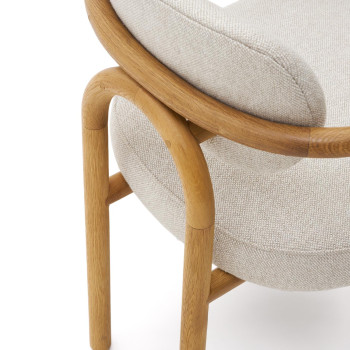 Melqui beige Stuhl aus massivem Eichenholz mit natürlicher Oberfläche
