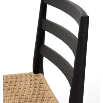 Analy-Hocker mit Rückenlehne aus massiver Eiche in Schwarz und 65 cm Sitzfläche aus 100 % FSC-zertifiziertem Seil