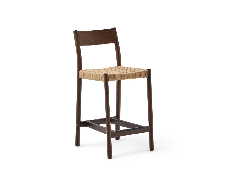 Yalia-Hocker mit Rückenlehne aus massiver Eiche in Walnussoptik und 65 cm Sitzfläche aus 100 % FSC-zertifiziertem Seil