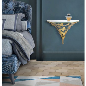 NÁSTĚNNÝ NOČNÍ STOLEK S MOTÝLY