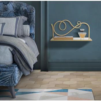 Pár polic na noční stolek