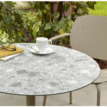 Křeslo SI-SI' s pozinkovaným rámem od SCAB 