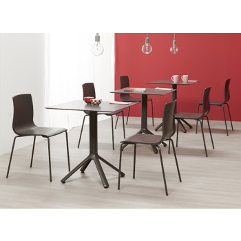 Židle Alice s malovaným rámem od SCAB