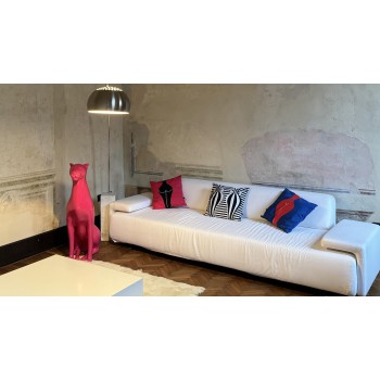 Socha Kiry z lakovaného pantera od Candyslabu