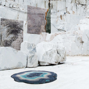 Ručně prošívaný koberec TISCA série "H"