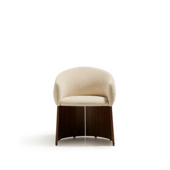 Sedia Bosca in ciniglia beige e impiallacciatura in noce FSC 100%