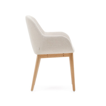 Sedia Konna beige con gambe in legno massello di frassino finitura naturale