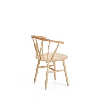 Silla Trise DM y madera maciza de caucho con lacado natural