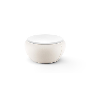 Vela Armchair di Plust