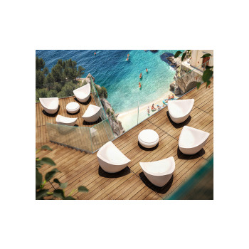 Vela Armchair di Plust