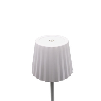 Genopladelig bordlampe fra Tecno