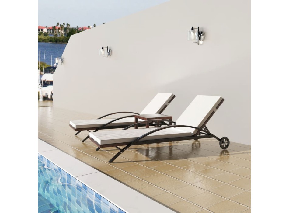 Solsenge med polyrattanbord