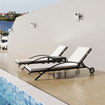 Solsenge med polyrattanbord