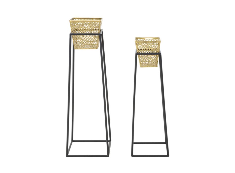 PAR FIRKANTEDE VASER