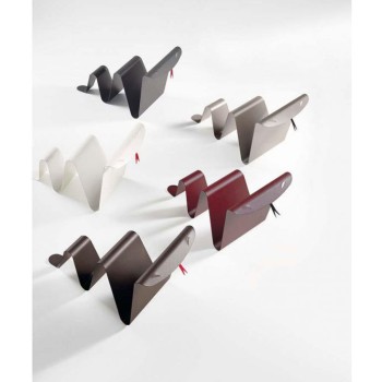 Snake Magazine Rack fra PEZZANI