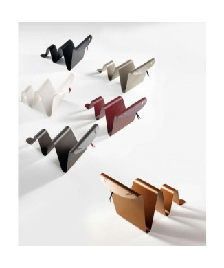 Snake Magazine Rack fra PEZZANI