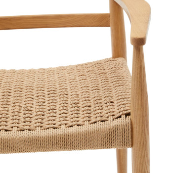 Analy stol med armlæn i massivt egetræ FSC 100% med naturlig finish og sæde i co