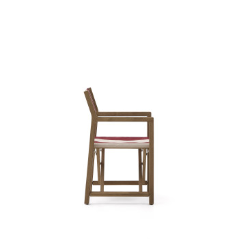 Vilara foldbar udendørsstol med bordeauxrøde og beige striber lavet af massivt FSC 100% akacietræ.