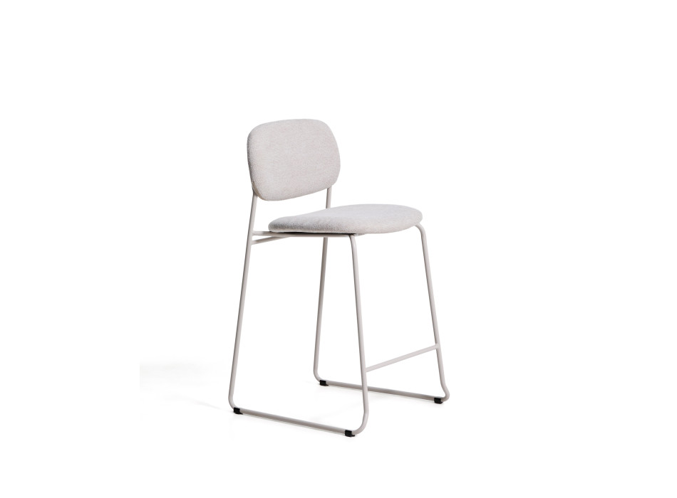 Meli stabelbar skammel i beige chenille med beige metalben FSC Mix Credit 65 cm