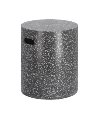 Jenell skammel på terrassen