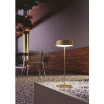 Επαναφορτιζόμενη επιτραπέζια λάμπα LED Cocktail Gold, 2.2W, 192lm, 3000K, με ρύθμιση φωτεινότητας, IP54: Κομψή, αδιάβροχη και ιδανική για τη δημιουργία ατμόσφαιρας σε εσωτερικούς και εξωτερικούς χώρους. Ανακαλύψτε την στην Tecno Arredo 3 Lighting.