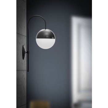 DONKERE STRAAT MUURLAMP