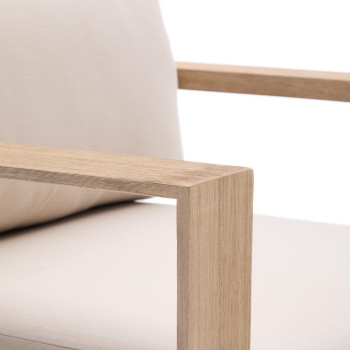 Amber fauteuil van massief acaciahout met een lichte FSC 100% afwerking.