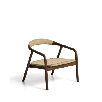 Derile fauteuil van massief eikenhout met walnootafwerking en beige papieren koord. FSC Mix Credit.