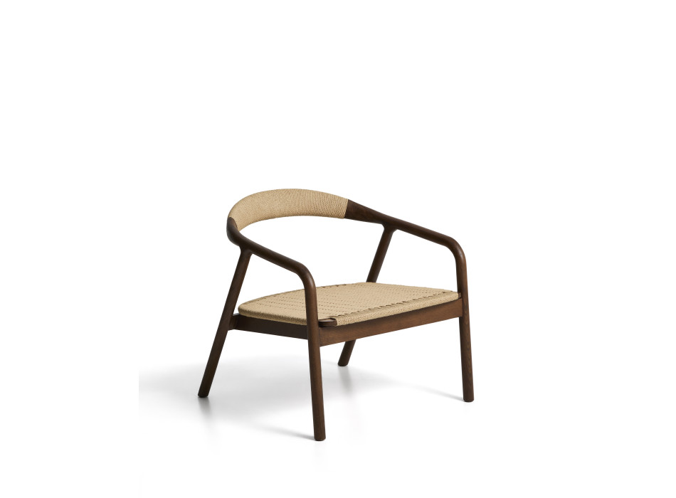 Derile fauteuil van massief eikenhout met walnootafwerking en beige papieren koord. FSC Mix Credit.