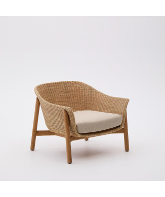 Galea fauteuil van massief teakhout en FSC 100% synthetisch rotan.