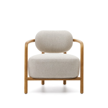 Melqui beige fauteuil gemaakt van massief eikenhout met een natuurlijke afwerking.