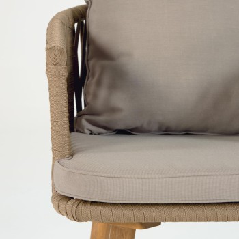 Hemilce stoel in beige touw met poten van 100% FSC-gecertificeerd massief acaciahout.