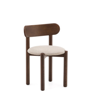 Nebai stoel in bruine chenille met massief eiken frame en FSC MIX walnoot afwerking.