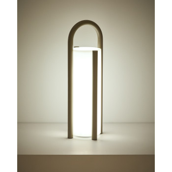 Luminária de mesa portátil grande Leros em polietileno e aço.