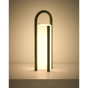 Luminária de mesa portátil grande Leros em polietileno e aço.
