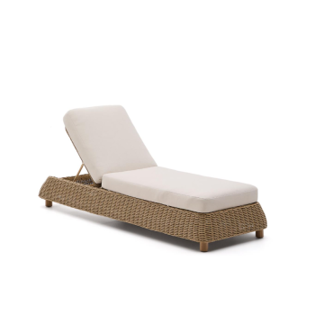 Espreguiçadeira Meria em rattan sintético e pés em madeira maciça de acácia 100% certificada FSC.