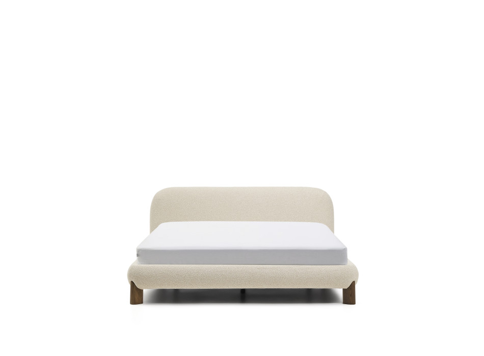 Cama Odina com capa removível em bouclé cru, pés em freixo maciço com acabamento em nogueira FSC, para colchão de 180 x 200 cm.