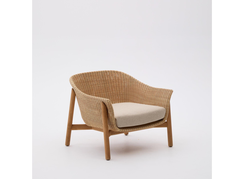 Poltrona Galea em madeira maciça de teca e rattan sintético 100% certificado pelo FSC.