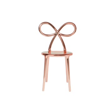 Cadeira QEEBOO Ribbon com acabamento metálico