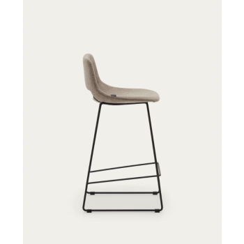 Banqueta Zahara com altura de 65 cm. O FORMATO.