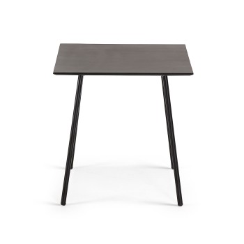 Mesa de centro Mathis em fibrocimento com pés em cimento preto.