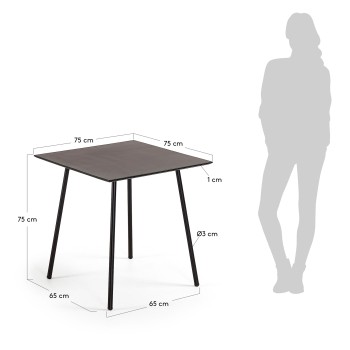 Mesa de centro Mathis em fibrocimento com pés em cimento preto.