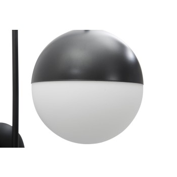 Mörk gatuvägglampa