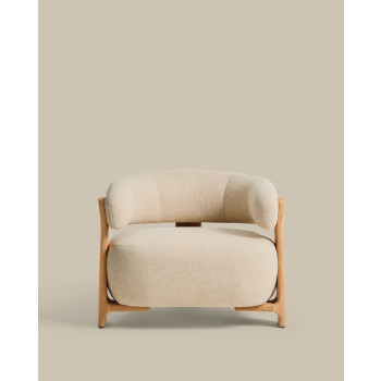 Granitbeige utomhusfåtölj med ben i 100 % FSC massivt teakträ med naturlig finish.