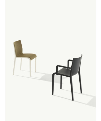 Stol med armstöd NASSAU 534 ET AL.