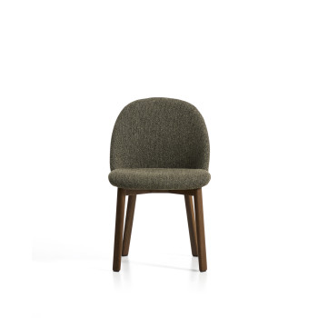 Meila stol i grön chenille och ben i massiv ek med valnötsfinish