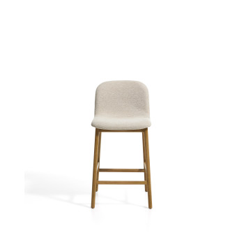 Elnor pall i beige chenille med ben i massiv ek i naturlig finish 65 cm