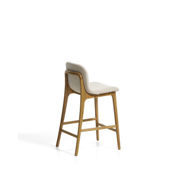 Elnor pall i beige chenille med ben i massiv ek i naturlig finish 65 cm